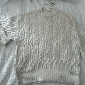 NWOT Gorgeous!!  Pull & Bear Cream Sweater S